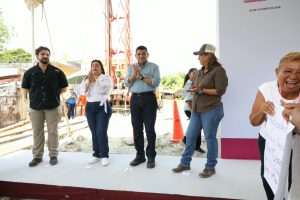 El gobernador Javier May Rodríguez supervisó la construcción del sistema de agua potable en la colonia Cocoyol de Tenosique, obra que busca garantizar un suministro más estable para las familias de la comunidad.