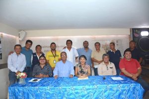 Periodistas, reporteros gráficos y camarógrafos de Tabasco participaron en una reunión de trabajo en el Hotel Madan para impulsar la unidad, capacitación y dignificación del gremio.
