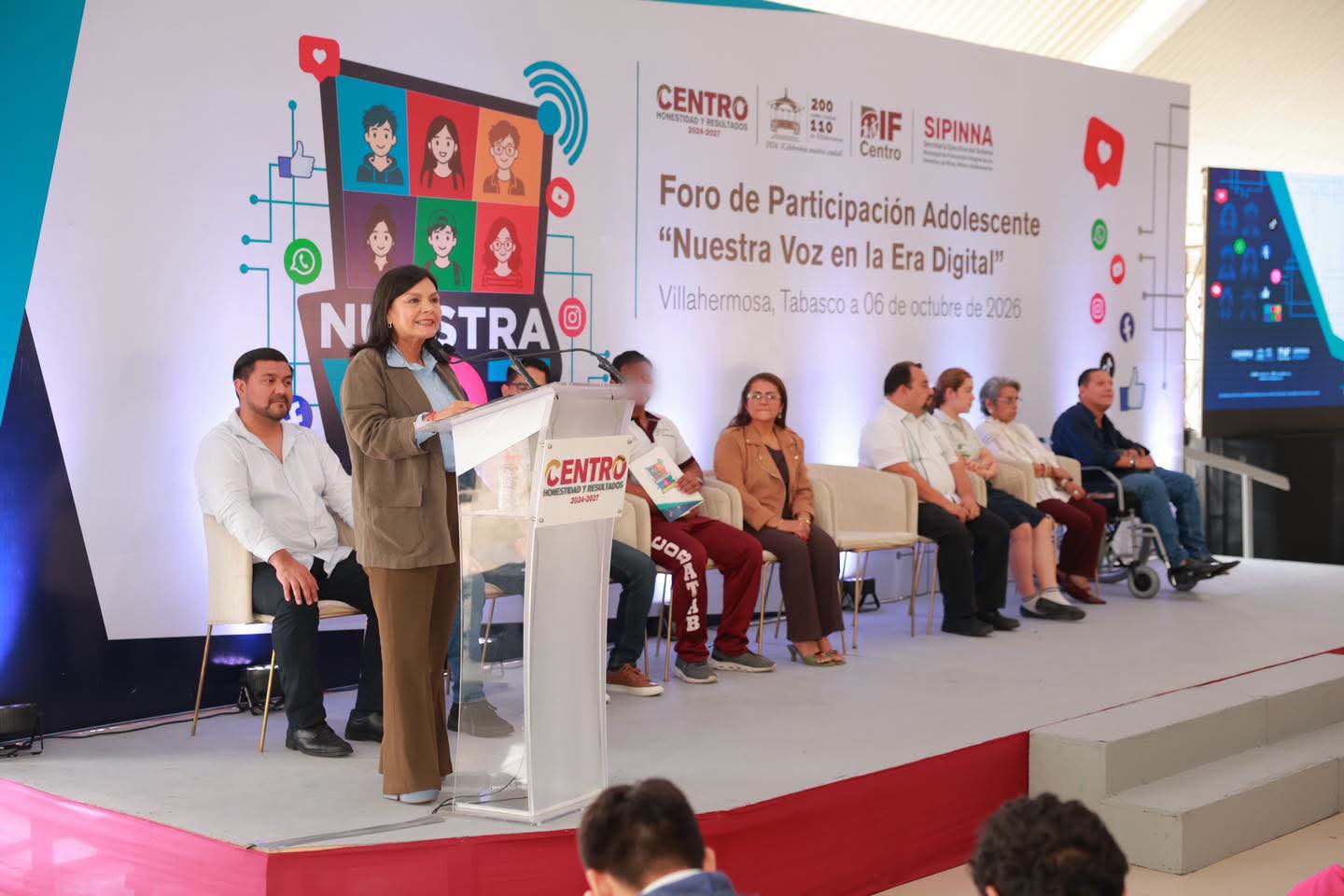 Yolanda Osuna alerta sobre riesgos de la tecnología