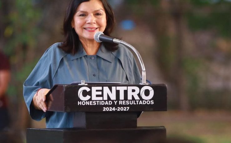 Yolanda Osuna se registra